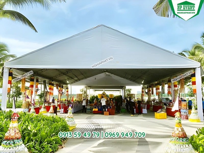 Nhà bạt sự kiện kết hợp bố trí bàn ghế