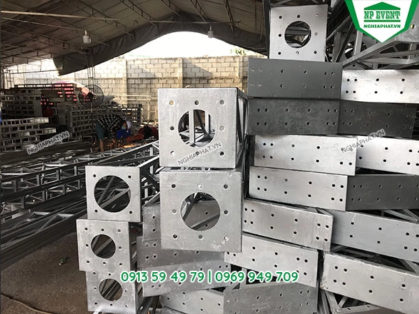 sản xuất nhà bạt không gian